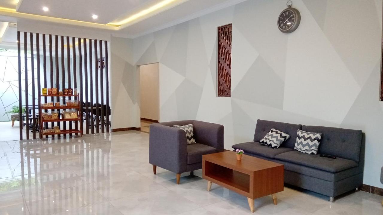 Alzara Hotel Syariah Wonosari Luaran gambar